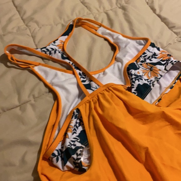 Bathing suit - Picture 4 of 4
